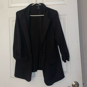 Black soft comfy blazer. Three-quarter sleeve.